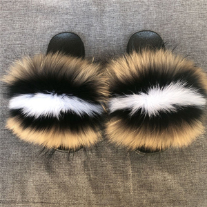 2020 Factory wholesale fur slides women red racoon real fox fur bedroom mule slippers sandals - Product Image 3