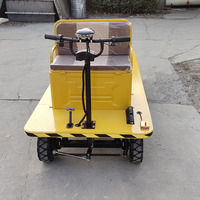 Chariot à plateforme électrique à 4 roues robuste à bon prix, personnalisable, pour le déplacement de marchandises en entrepôt