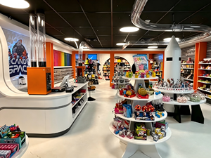 Soluciones de Diseño de Interiores para Tiendas de Dulces Premium |   Exhibidores de Madera Personalizados para Comercios y Conceptos de Diseño para Tiendas de Dulces - Product Image 5