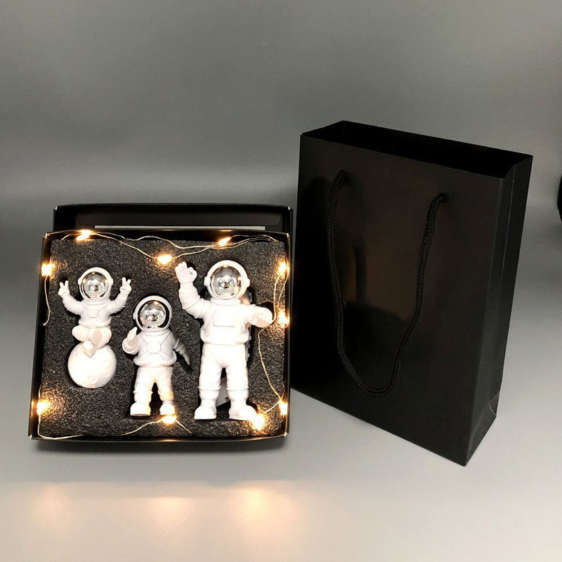 Pequeña caja de regalo plateada de 3 piezas, color negro puro, con tira de luz.