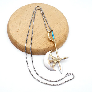 Collana in Metallo Anime con Pendente a Forma di Ascia, Gioiello Ispirato alle Armi dei Protagonisti - Product Image 6