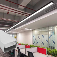 Perfil de Iluminación LED de Aluminio Anodizado Serie D100 6000 con Difusor Blanco para Sistemas de Suspensión en Oficinas
