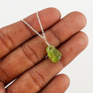 Collar con Colgante de Piedra Natural, Envuelto en Alambre, Gema Verde Cruda, Unisex, para Uso Diario - Product Image 5