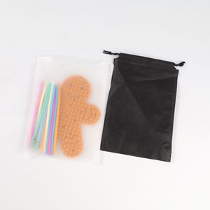 Nuevos juguetes de descompresión para niños, serie navideña, tablero de actividades sensoriales de silicona con forma de hombre de jengibre - Product Image 6
