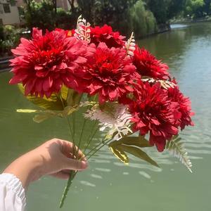Decorazioni per Matrimoni [Serie Rosso Brillante] Bouquet di Fiori Artificiali e Decorazioni per Soffitti <span class=keywords><strong>con</strong></span> Rose, Gigli, Tulipani e Phalaenopsis - Product Image 1