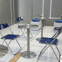 Anpassbarer Edelstahl-Couchtisch, Klappbarer Acryl-Stuhl, Schlichter Kommerzieller Freizeittisch-Set mit Stühlen