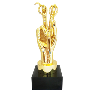 Trophée <span class=keywords><strong>d</strong></span>'artisanat en métal personnalisé Médaille de récompenses en <span class=keywords><strong>ciseaux</strong></span> en <span class=keywords><strong>or</strong></span> poli Trophée souvenir pour cheveux Cadeaux de barbier solides - Product Image 1