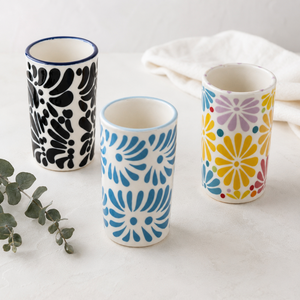 Ensemble de verres à shot mexicains en porcelaine colorée haut de gamme, faits à la main, personnalisés et en gros, de 2 à 3 oz, pour les soirées à base de vin et de tequila - Product Image 1