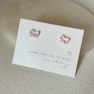 ต่างหูผีเสื้อเรียบง่าย น่ารัก สีสันสดใส สไตล์มินิมอล ป้องกันการแพ้ ต่างหูแบบติดหู โบว์ผีเสื้อเล็กๆ สำหรับเด็กผู้หญิง - Product Image 5