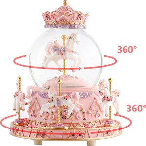 Globe à neige en résine avec carrousel romantique de Noël8 - Product Image 3