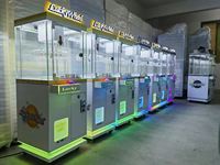 Les fabricants proposent la machine à pinces populaire, la machine à cartes-cadeaux et jouets à plateau tournant, la machine à jeux à jetons et la machine grue à pinces.