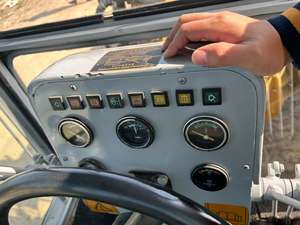 Niveladoras usadas híbridas diésel-eléctricas de bajas horas de funcionamiento se utilizan en la agricultura de la construcción - Product Image 5