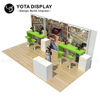 Stand d'exposition modulaire Yota 10x20 pieds avec mur lumineux rétroéclairé pour foire, exposition, événement