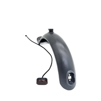 Garde-boue arrière en plastique Golden Scorpio pour trottinette avec feu arrière, protection anti-éclaboussures, installation facile