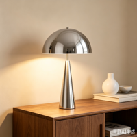 Lampe de table de luxe pour la maison avec base en acier inoxydable, lampe LED, abat-jour en forme de champignon, lumière unique pour le salon, la chambre à coucher, lampe de chevet