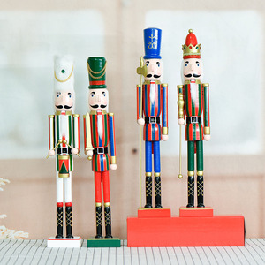 Gran Decoración Navideña de Cascanueces, Soldado de Madera para Exhibición Festiva - Product Image 1