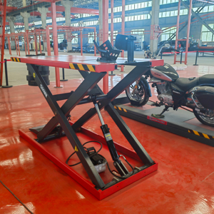 Table élévatrice hydraulique <span class=keywords><strong>électrique</strong></span> pour <span class=keywords><strong>moto</strong></span> 1000 kg, cric pour <span class=keywords><strong>moto</strong></span> avec conception en ciseaux à vendre - Product Image 1