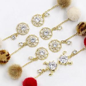 Paso Sico <span class=keywords><strong>2022</strong></span>, suministros <span class=keywords><strong>de</strong></span> manicura <span class=keywords><strong>de</strong></span> Año Nuevo <span class=keywords><strong>de</strong></span> <span class=keywords><strong>invierno</strong></span>, abalorios <span class=keywords><strong>de</strong></span> <span class=keywords><strong>uñas</strong></span> <span class=keywords><strong>de</strong></span> circón <span class=keywords><strong>de</strong></span> lujo con cadena colgante <span class=keywords><strong>de</strong></span> pompones redondos, Popular 3D - Product Image 5