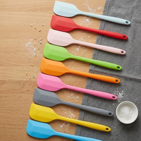 Spatule en silicone sans couture, résistante à la chaleur, antiadhésive, grattoir à crème, ustensiles de cuisine pour la pâtisserie en gros