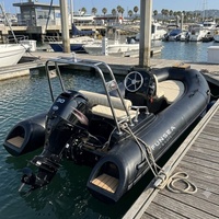 Bateau semi-rigide de luxe 3,9 m (13 pieds) en Hypalon PVC avec coque en fibre de verre, console centrale, petit yacht gonflable rigide, bateau d'accompagnement, bateau rapide sportif haut de gamme