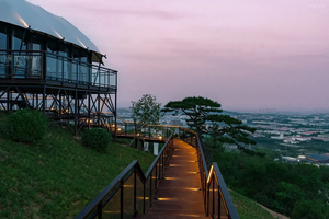 Maison préfabriquée en bois à montage rapide, structure en bois, <span class=keywords><strong>chalet</strong></span> en rondins, lodge de vacances, <span class=keywords><strong>tente</strong></span> d'hôtel imperméable, villa, terrasse en PVDF, <span class=keywords><strong>chalet</strong></span> - Product Image 2