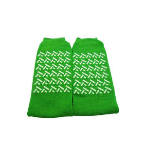 Fourniture d'équipements de ligne aérienne OEM Chaussettes d'aviation d'hôpital jetables antidérapantes personnalisées pour hommes et femmes pour un voyage confortable - Product Image 6