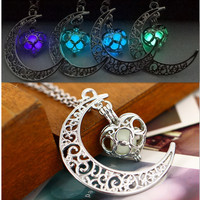 Collar de moda europeo-americano, joyería con colgante hueco en forma de luna y corazón, collar luminoso, regalo de Navidad, venta al por mayor