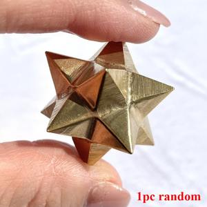 Vente en gros d'objets artisanaux en cristal de guérison de haute qualité, étoile de Merkaba en calcopirite naturelle pour la décoration de la maison et les cadeaux - Product Image 3