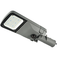 Farola LED gestionada en fábrica 92% Alta transmitancia de luz IP65 Control fotoeléctrico a prueba de agua Farola LED