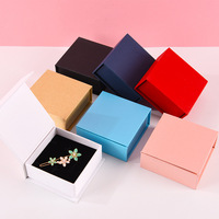 Boîte cadeau magnétique en carton rigide de luxe avec logo personnalisé |   Insert en mousse de velours |   4 tailles 7 couleurs |   Quantité minimum de commande : 500