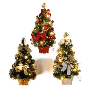Mini <span class=keywords><strong>sapin</strong></span> <span class=keywords><strong>de</strong></span> <span class=keywords><strong>Noël</strong></span> artificiel en PVC pré-éclairé <span class=keywords><strong>de</strong></span> 40 cm avec petites boules lumineuses LED, pommes <span class=keywords><strong>de</strong></span> pin et nœuds pour table ou bureau – Classique - Product Image 1