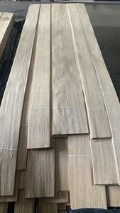 Strisce di Impiallacciatura <span class=keywords><strong>in</strong></span> <span class=keywords><strong>Rovere</strong></span> Europeo Tagliato a Quarto da 0,5 mm Grado A.AA.AAA per Mobili e Edifici Commerciali - Product Image 3