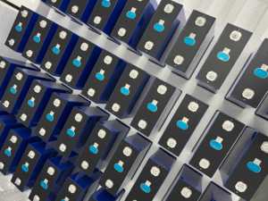 2025 Eu Us Oekraïne 12000 Cycli 314ah Mb31 3.2V Grade A 320ah Lifepo4 Batterij Lithium-Ion Batterijen Cel Ddp Verzending - Product Image 3