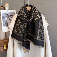 2025 Style européen femmes hiver écharpe lumière luxe Double face couleur bloquant bouclier lettre CC Jacquard chaud glands châles