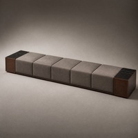Grande canapé modulaire en velours avec côtés en marbre et structure en bois de noyer