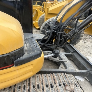 Mini-excavatrice Caterpillar 304CR d'occasion de 4 tonnes avec boîte de vitesses PLC, roulement et moteur fiable à vendre - Product Image 3
