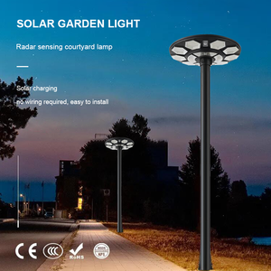 Lampes murales solaires d'extérieur et projecteur LED avec éclairage de balise de jardin alimenté par l'énergie solaire - Product Image 3