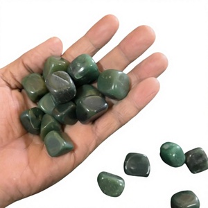 Pierre roulée en jade Xiuyan vert naturel 20-30mm, pierre précieuse irrégulière pour la décoration intérieure, la méditation et les cadeaux - Product Image 2