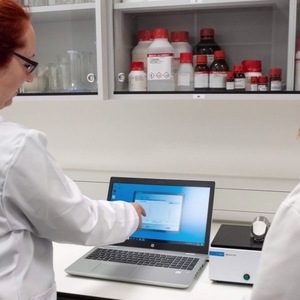 Spectromètre infrarouge à transformée de Fourier portable Agilent 5500 pour utilisation en laboratoire - Product Image 3