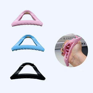 Nuovo grande triangolo personalizzato grandi artigli per capelli pieghevoli Clip morsetto in gomma flessibile infrangibile per capelli Accesori molli in Silicone - Product Image 1