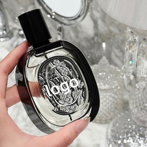 Ebano, Almizcle Blanco, Melocotón Amargo, Sol, Ámbar, Cereza Perdida, Humo, Madera Sagrada, Grupo Pequeño, Eau de Parfum Fresca y Duradera - Product Image 4