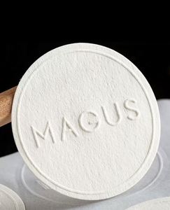 Etiquetas Adhesivas Personalizadas con Logotipo Estampado en Oro, Reciclables y Ecológicas, para Envasado de Alimentos y Vino - Product Image 3