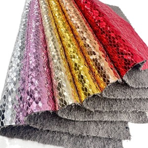 Cuero Qifeng de microfibra con brillo, 1.0 mm, 132 cm de ancho, patrón de mosaico brillante para zapatos, bolsos y muebles. - Product Image 4