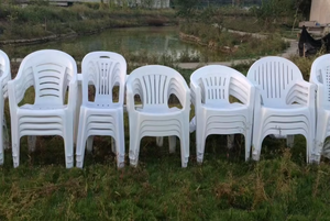 Açık gece pazarları için ucuz hafif taşınabilir beyaz istiflenebilir plastik yemek sandalyesi barbekü gıda tezgahları parkı kolsuz - Product Image 3