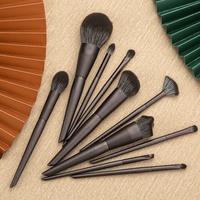Ensemble de 10 pinceaux de maquillage professionnels vegan en poils synthétiques gris foncé de luxe avec manche en bois pour le visage et les yeux