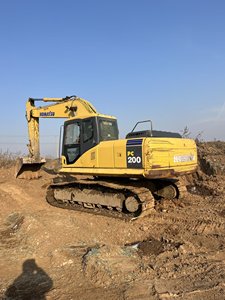 รถขุดตีนตะขาบ Komatsu PC200 pc220 ขนาด 20 ตัน ของแท้ สภาพดี ราคาดีที่สุด ชั่วโมงการใช้งานต่ำ มีสินค้าพร้อมขาย - Product Image 3