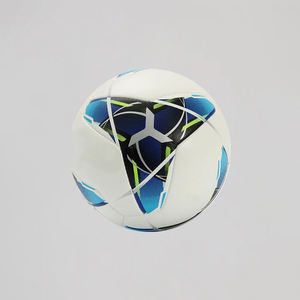 Ballon de football de haute qualité avec surface lisse conçu pour améliorer le contrôle du ballon et les compétences du pied cousu à la machine - Product Image 3