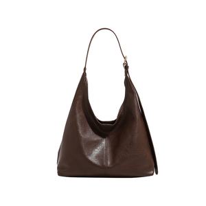 Sac fourre-tout classique pour femme en similicuir grande capacité, bandoulière réglable, lavable à la main, sans imprimé, fermeture magnétique, en PU - Product Image 5