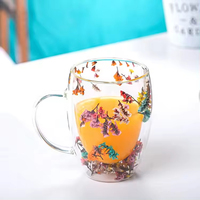 Nouveau design de tasse en verre à double paroi avec fleurs sèches à l'intérieur de tasses en verre borosilicate avec poignée logo personnalisé et fleurs