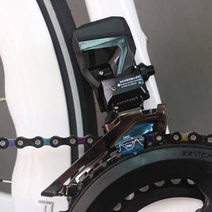 Bicicleta de <span class=keywords><strong>Carbono</strong></span> Blanca de Primera Calidad EDS-214S con Cambios Electrónicos, Sistema Completo de Frenos de Disco para Ciclismo de Carretera - Product Image 5